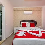 ヴィラ 4 Bedroom In Hisaroenue Oeluedeniz- Gold Rose *