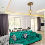 ヴィラ 4 Bedroom In Hisaroenue Oeluedeniz- Gold Rose フェティエ