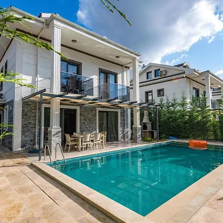 4 Bedroom In Hisaroenue Oeluedeniz- Gold Rose * フェティエ