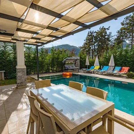 Vila 4 Bedroom In Hisaroenue Oeluedeniz- Gold Rose Fethiye