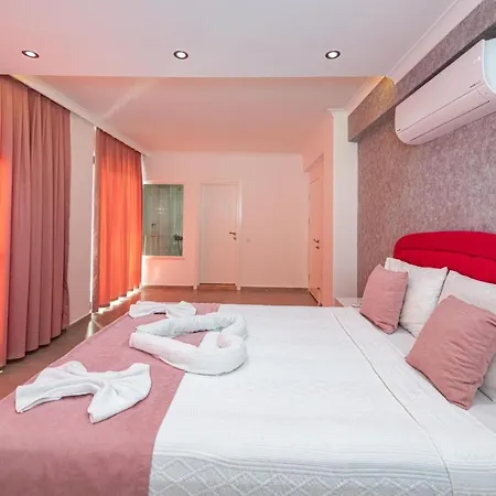Villa 4 Bedroom In Hisaroenue Oeluedeniz- Gold Rose