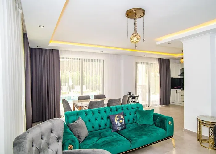 Villa 4 Bedroom In Hisaroenue Oeluedeniz- Gold Rose Fethiye