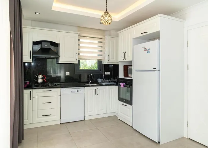 4 Bedroom In Hisaroenue Oeluedeniz- Gold Rose Fethiye
