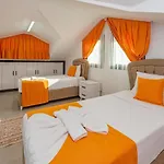 Villa 4 Bedroom In Hisaroenue Oeluedeniz- Gold Rose Fethiye
